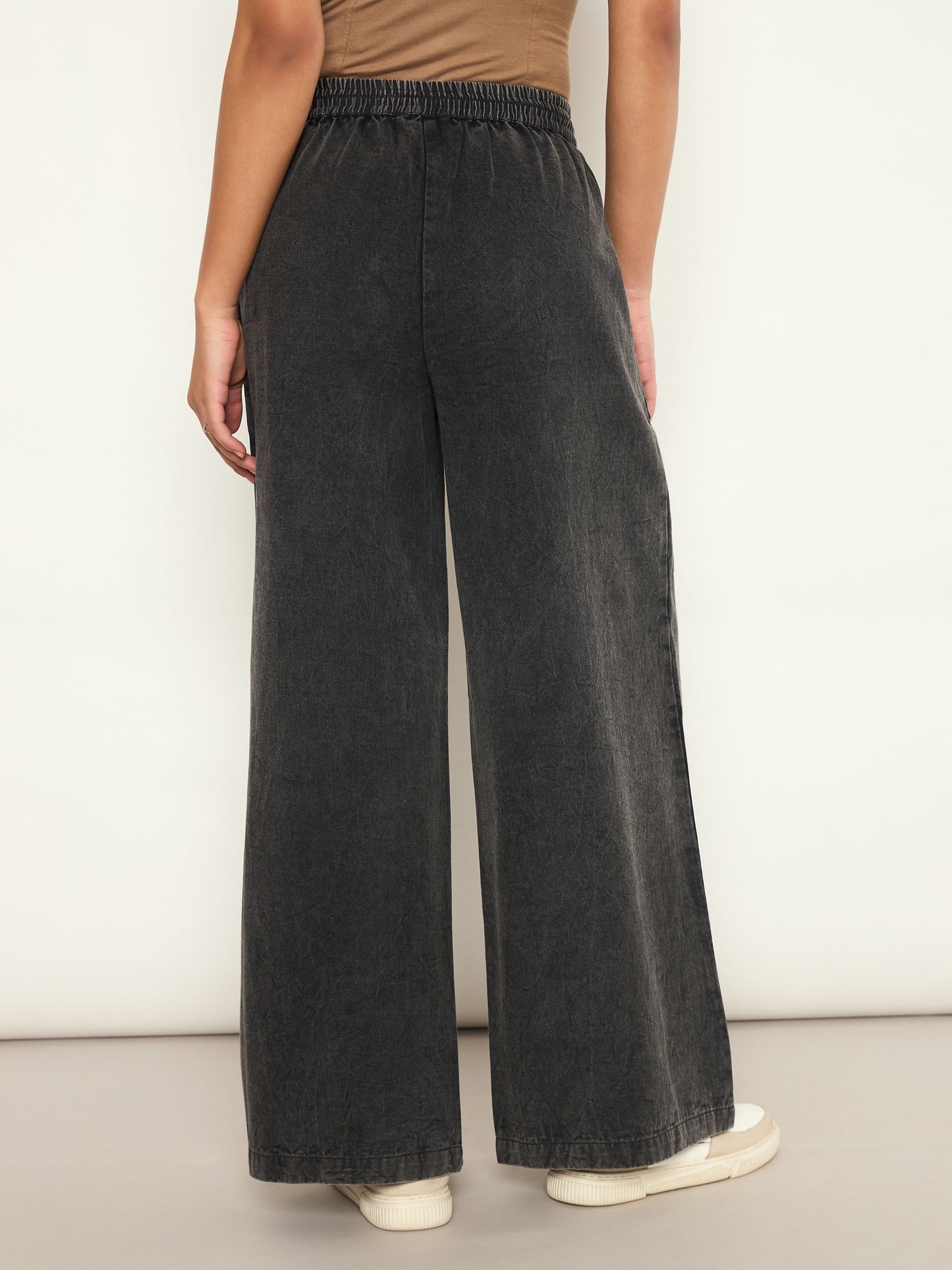 Women Black Overdyed Elasticated Straight Pants