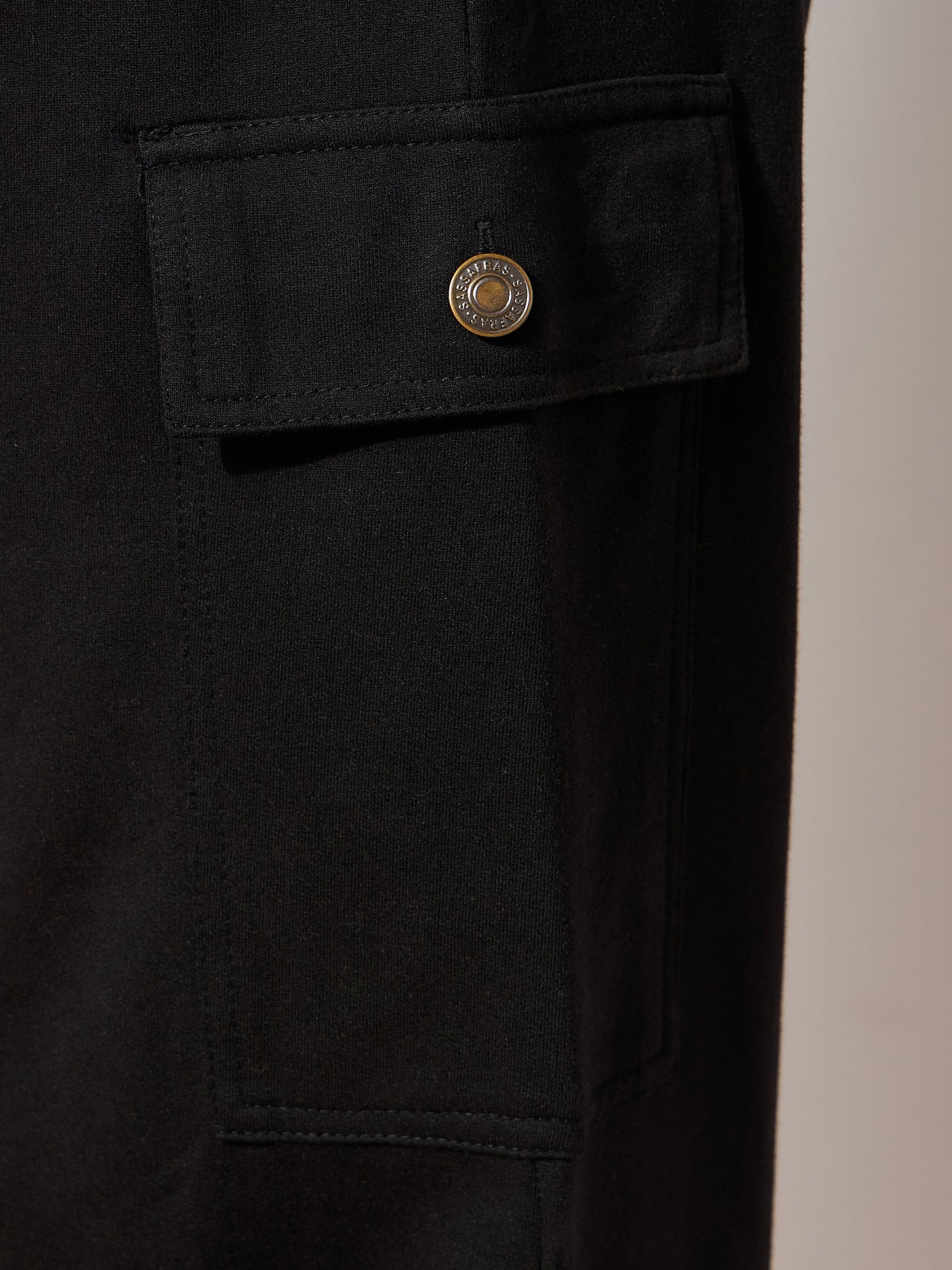 Women Black Side Pocket Joggers