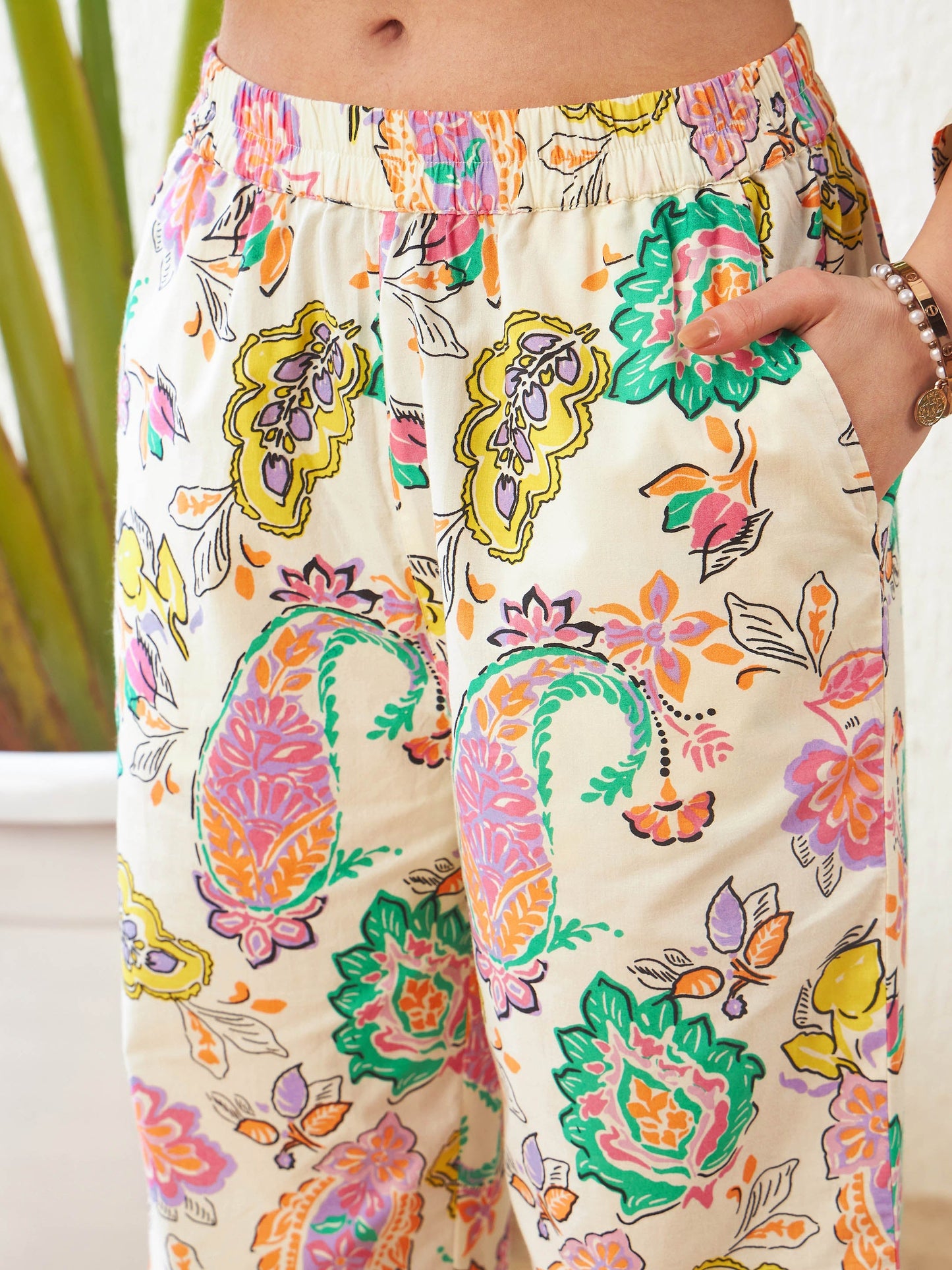 Women Off-White Paisley Shirt With Lounge Pants