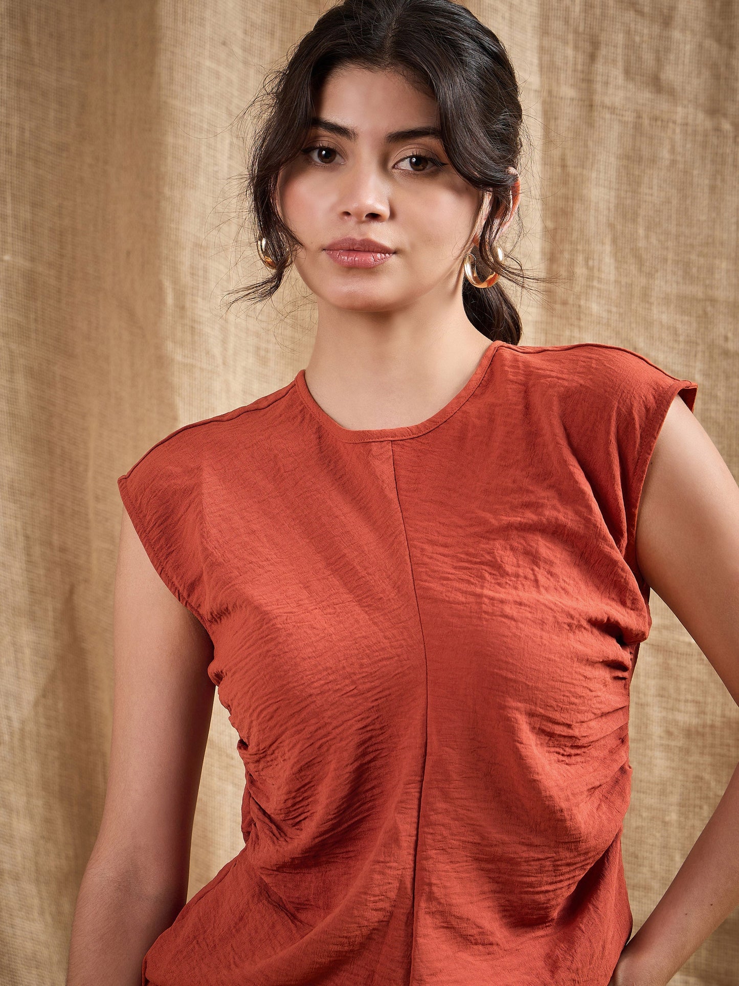 Women Rust Pleated Sleeveless Top With Pants
