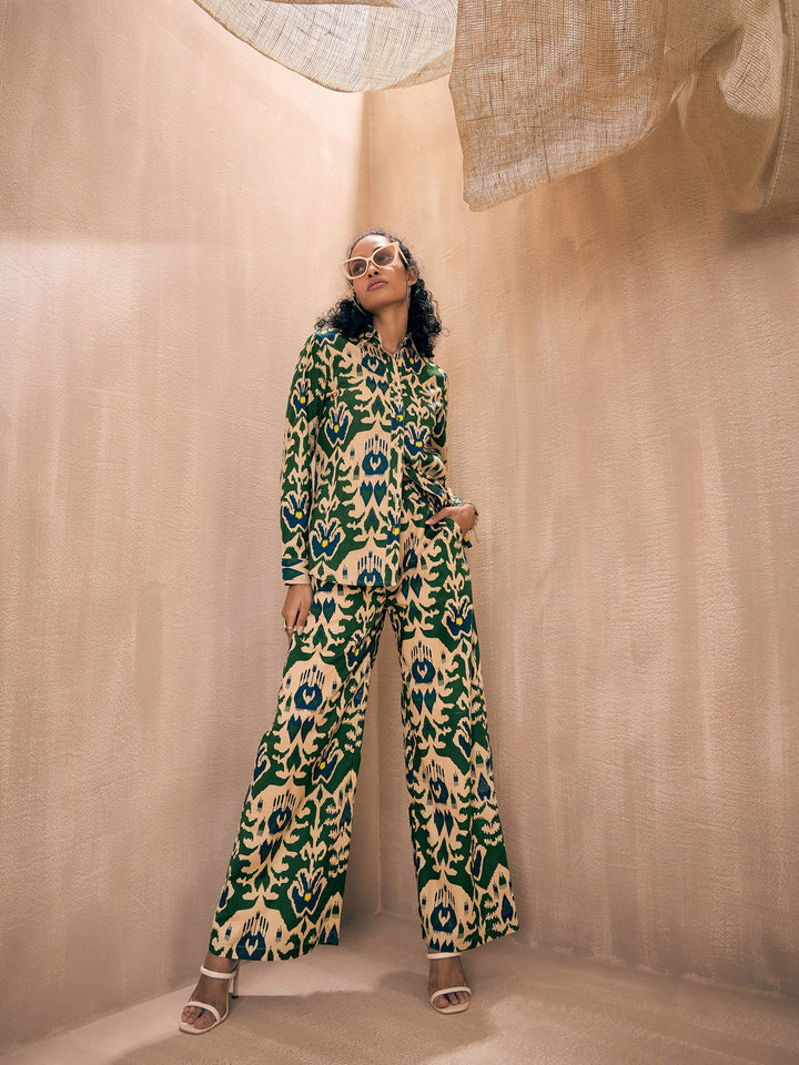 Women Green &amp; Beige Ikat Print Shirt With Straight Pants