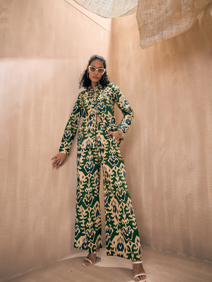 Women Green &amp; Beige Ikat Print Shirt With Straight Pants
