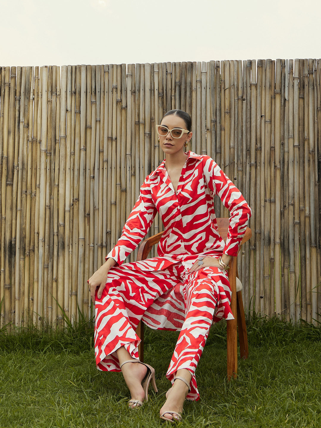 Women Red &amp; White Printed Long Straight Shirt With Pants