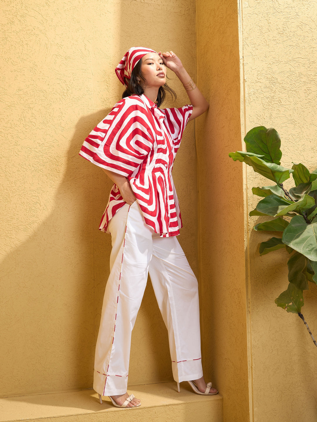 Women Red &amp; White Geometric Shirt With Solid Pants