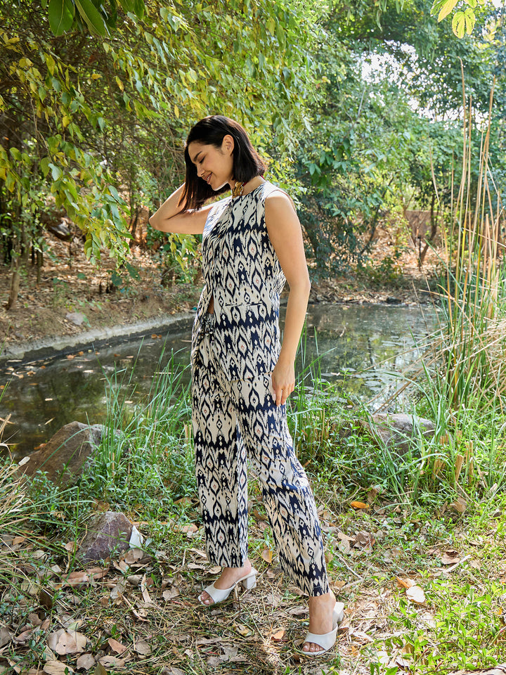 Women Navy &amp; White Waistcoat With Pants