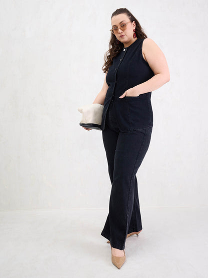 Black Denim Sleeveless Top With Jeans-SASSAFRAS Curve