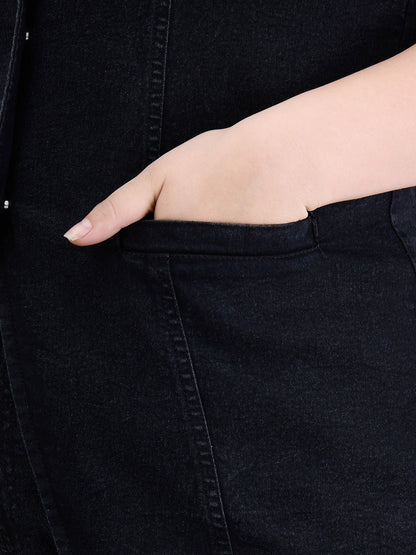 Black Denim Sleeveless Top With Jeans-SASSAFRAS Curve