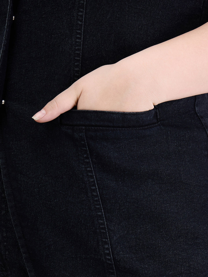 Black Denim Sleeveless Top With Jeans-SASSAFRAS Curve