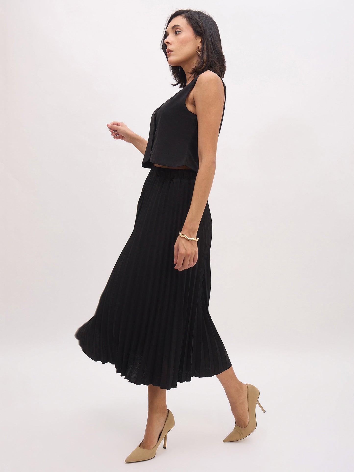 Women Black Sleeveless Waistcoat With Midi Skirt