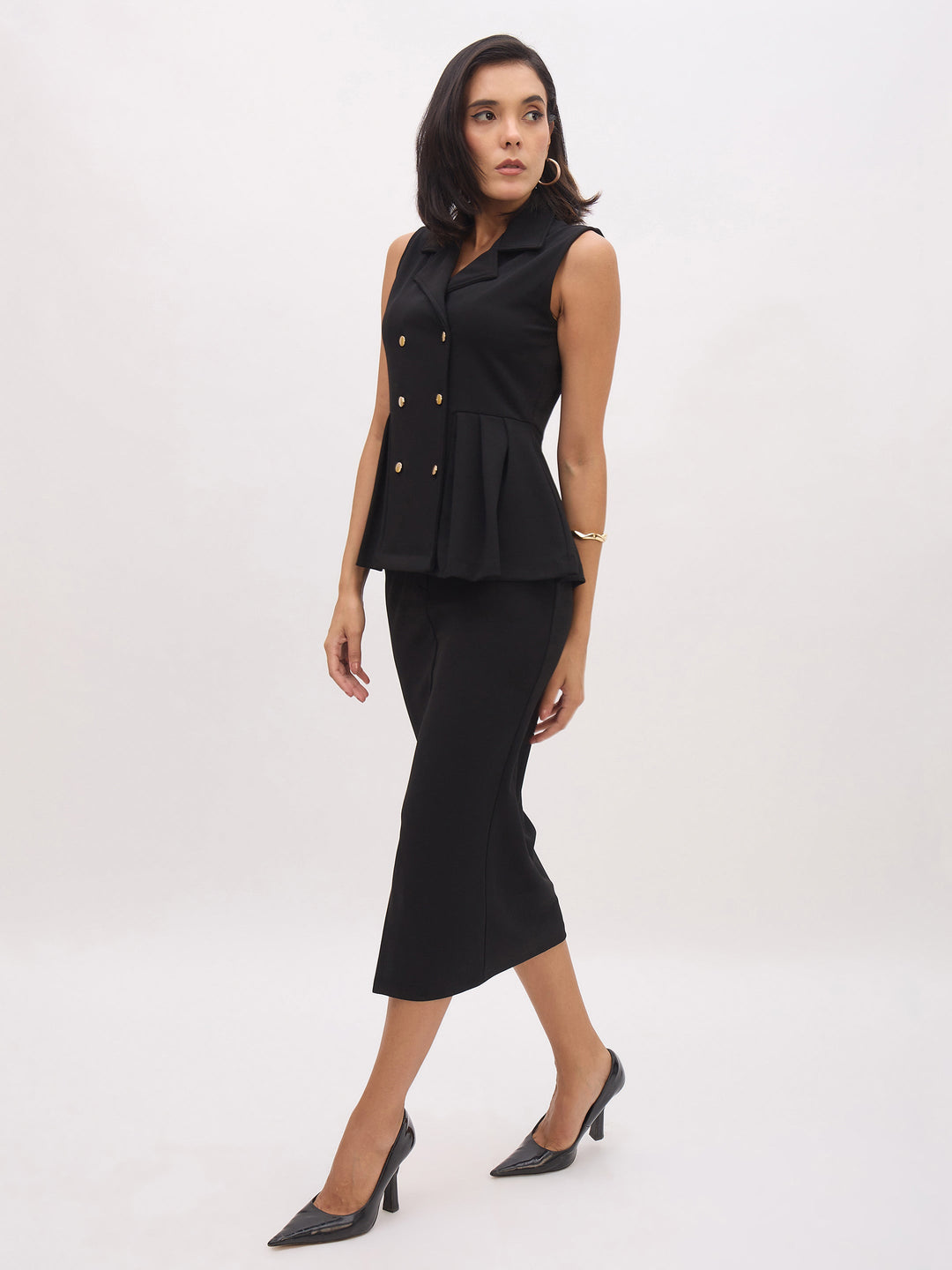 Women Black Sleeveless Notched Button Top With Skirt