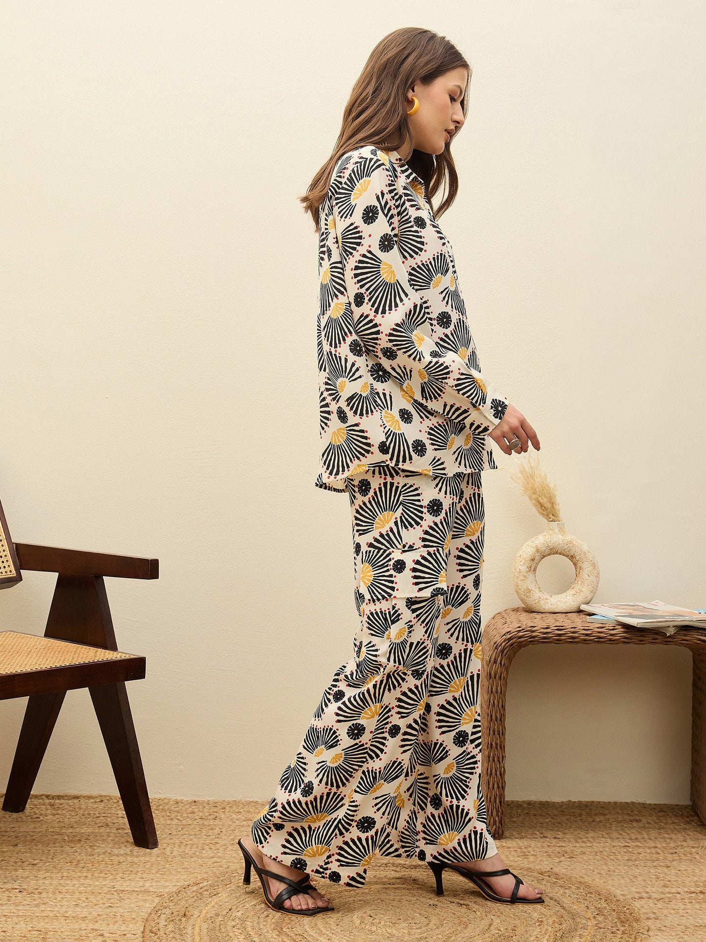 Women Beige Printed Oversize Shirt With Box Pocket Pants