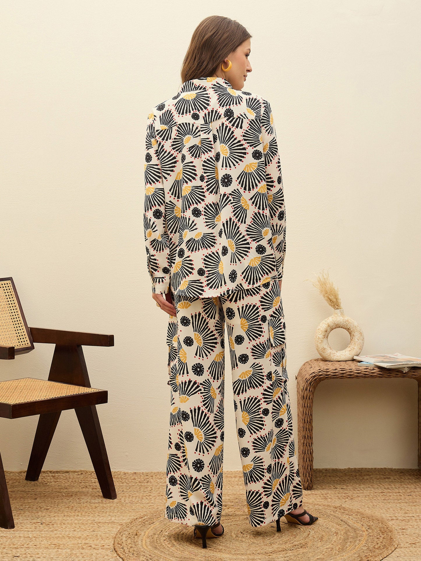 Women Beige Printed Oversize Shirt With Box Pocket Pants