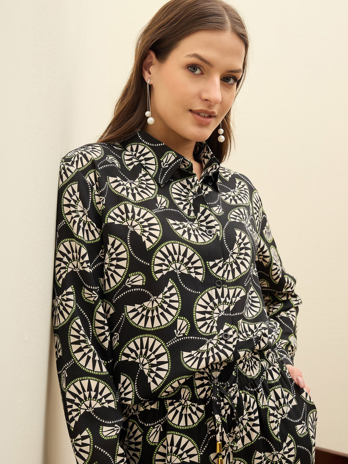 Women Black Printed Oversize Shirt With Box Pocket Pants