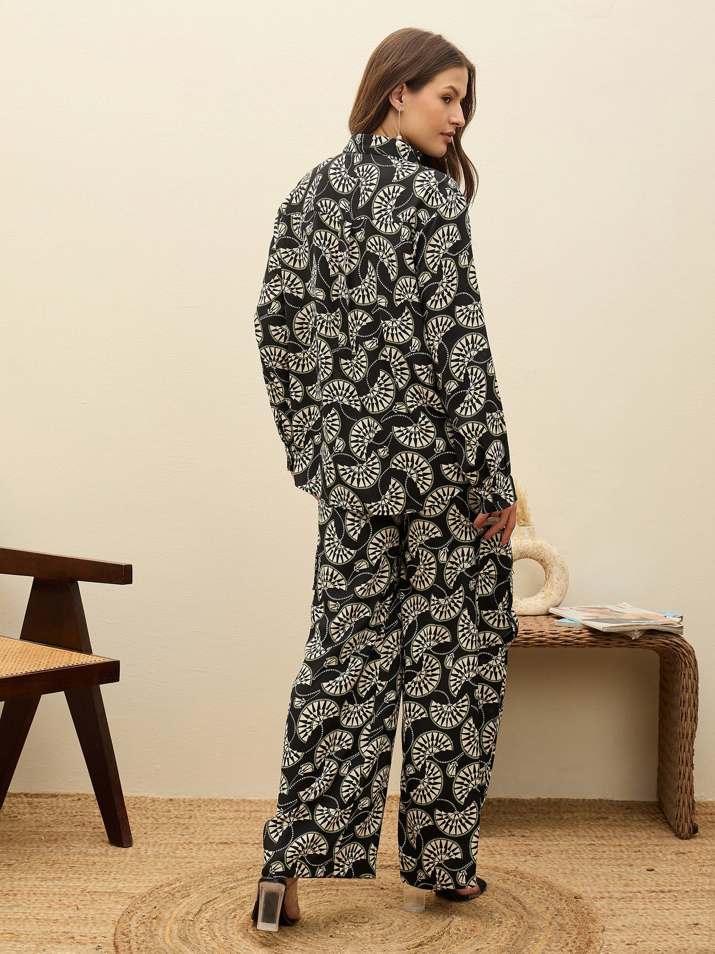Women Black Printed Oversize Shirt With Box Pocket Pants
