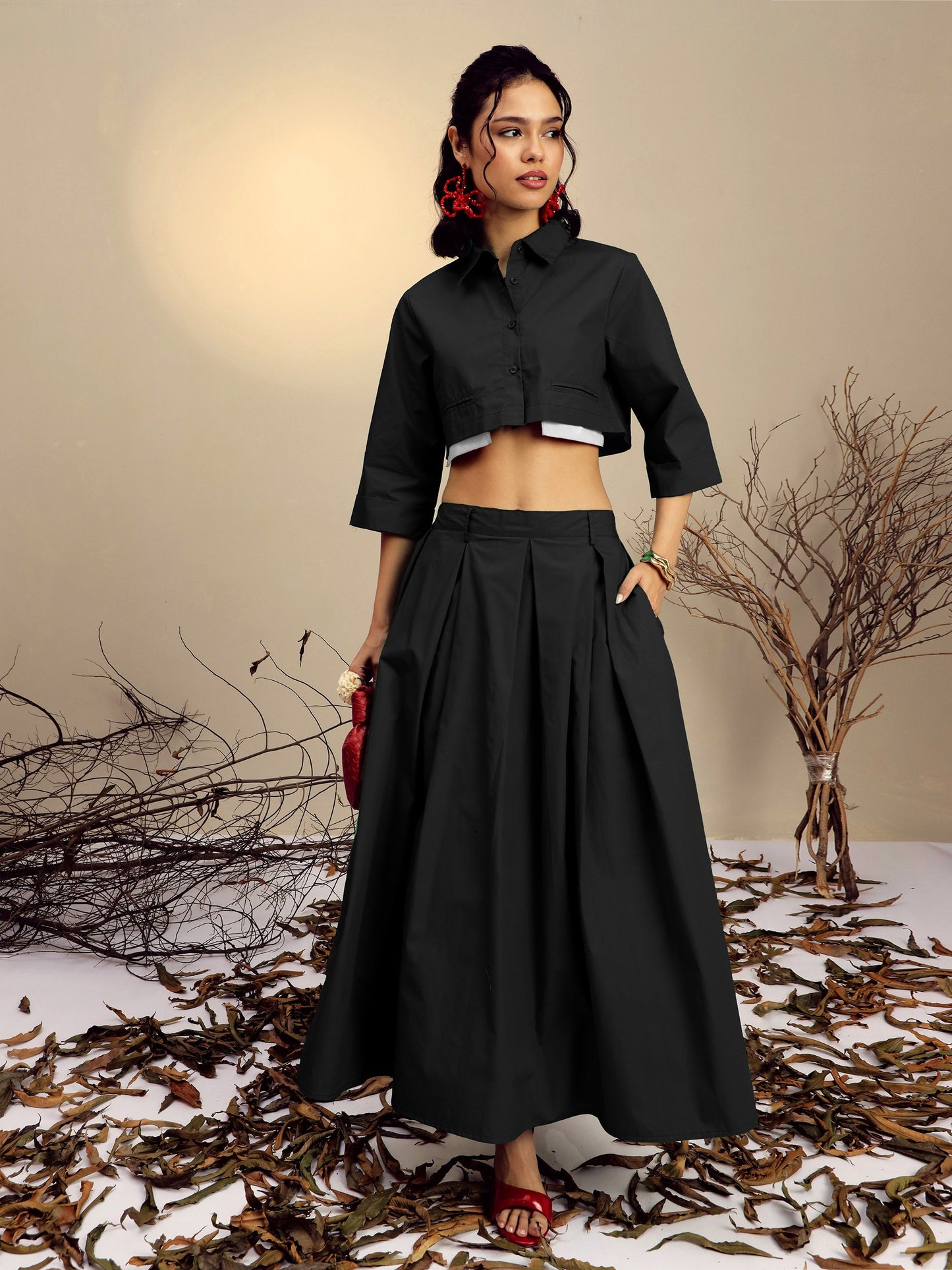 Black Poplin Crop Shirt With Pleated Skirt