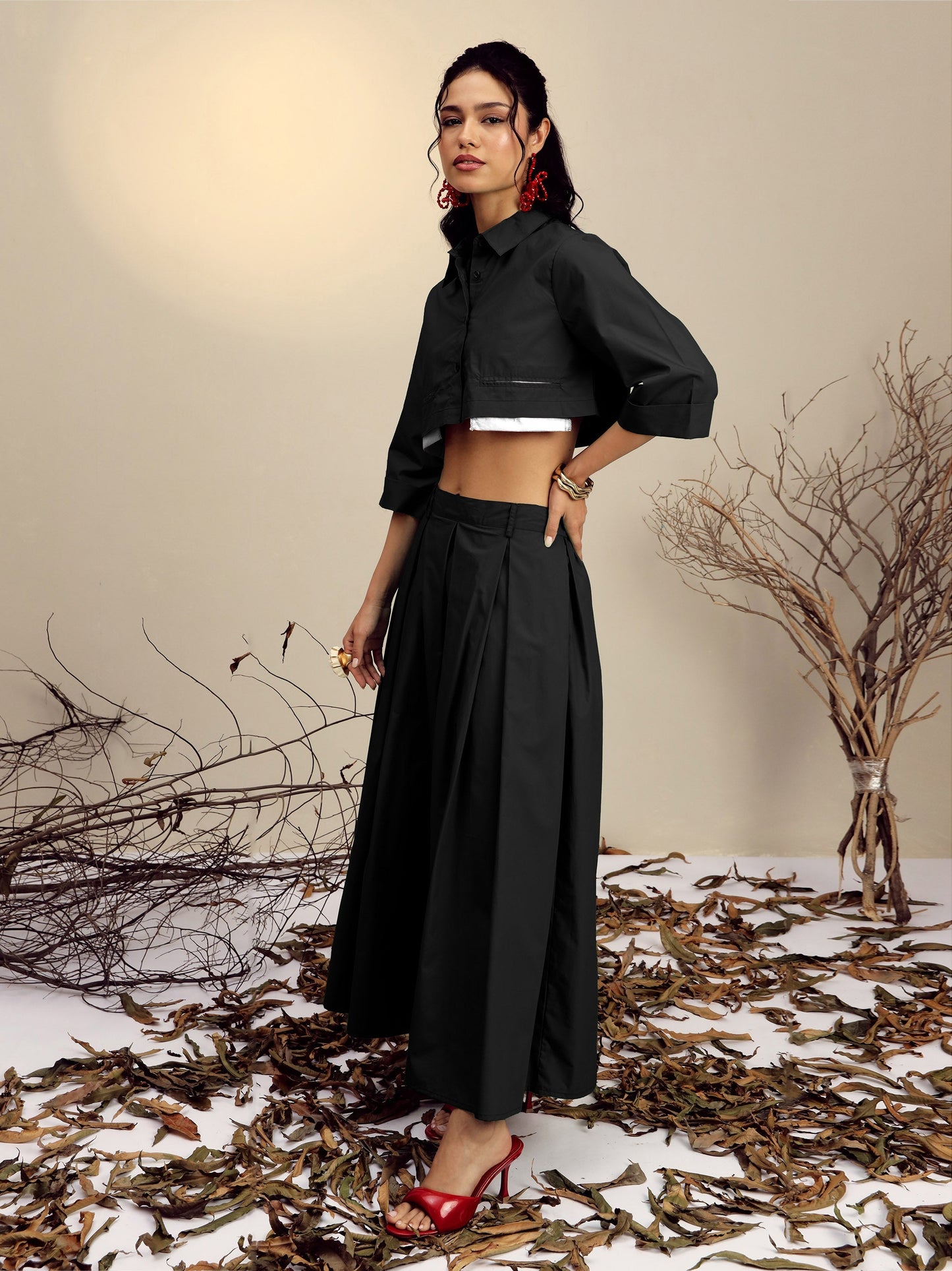 Black Poplin Crop Shirt With Pleated Skirt