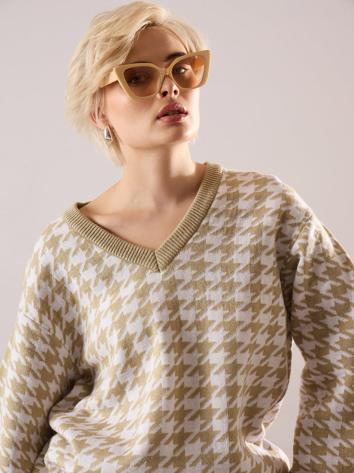 Women Beige &amp; White Houndstooth V-Neck Sweater With Joggers