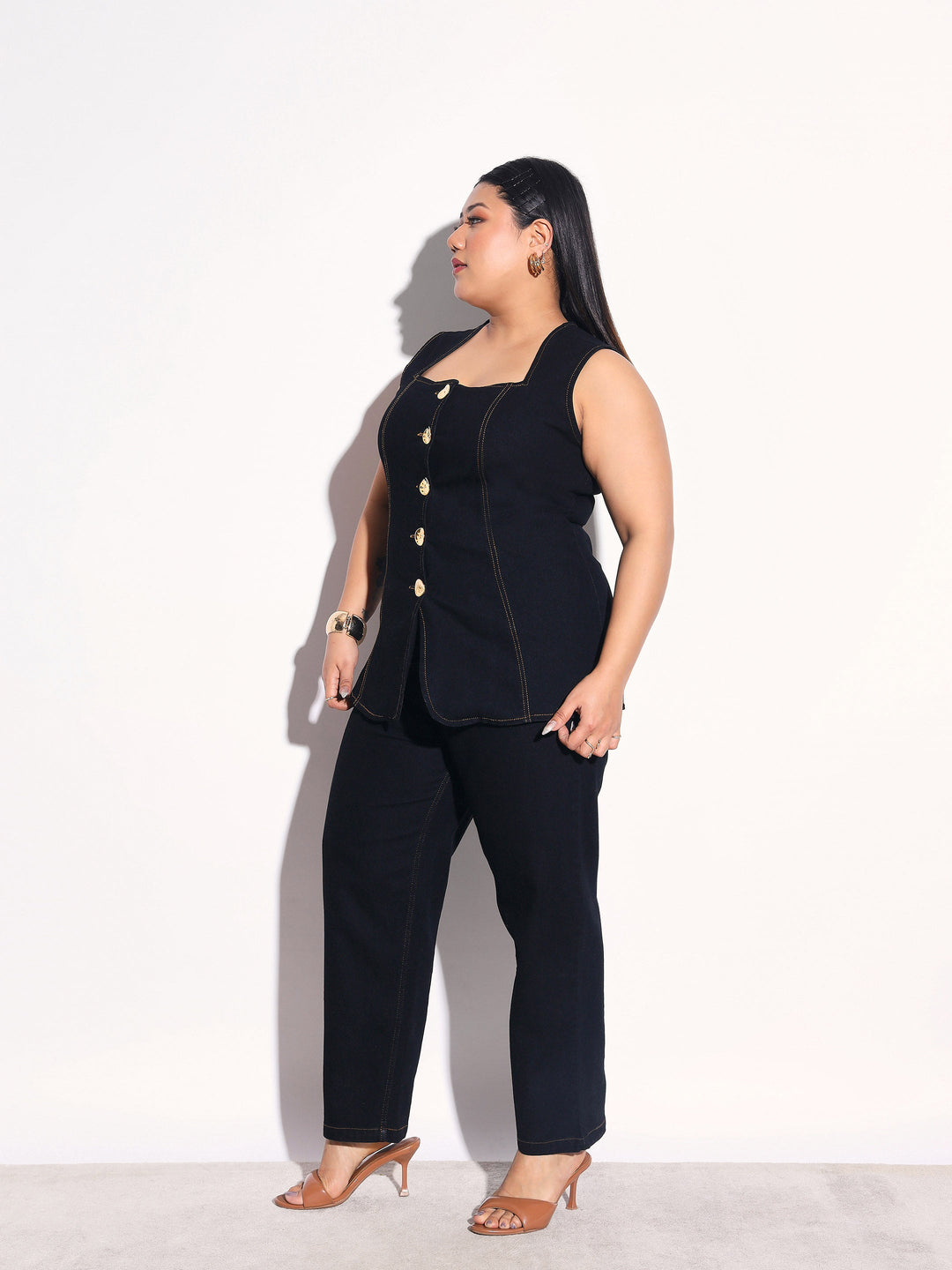 Women Black Denim Sleeveless Top With Mom Fit Jeans
