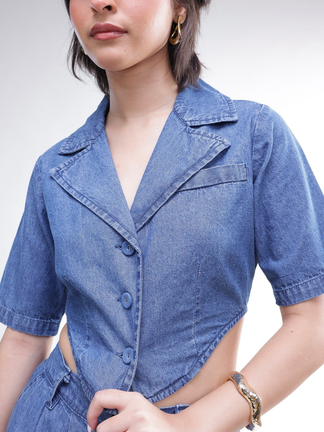 Women Blue Back Cut-Out Crop Top With Straight Jeans