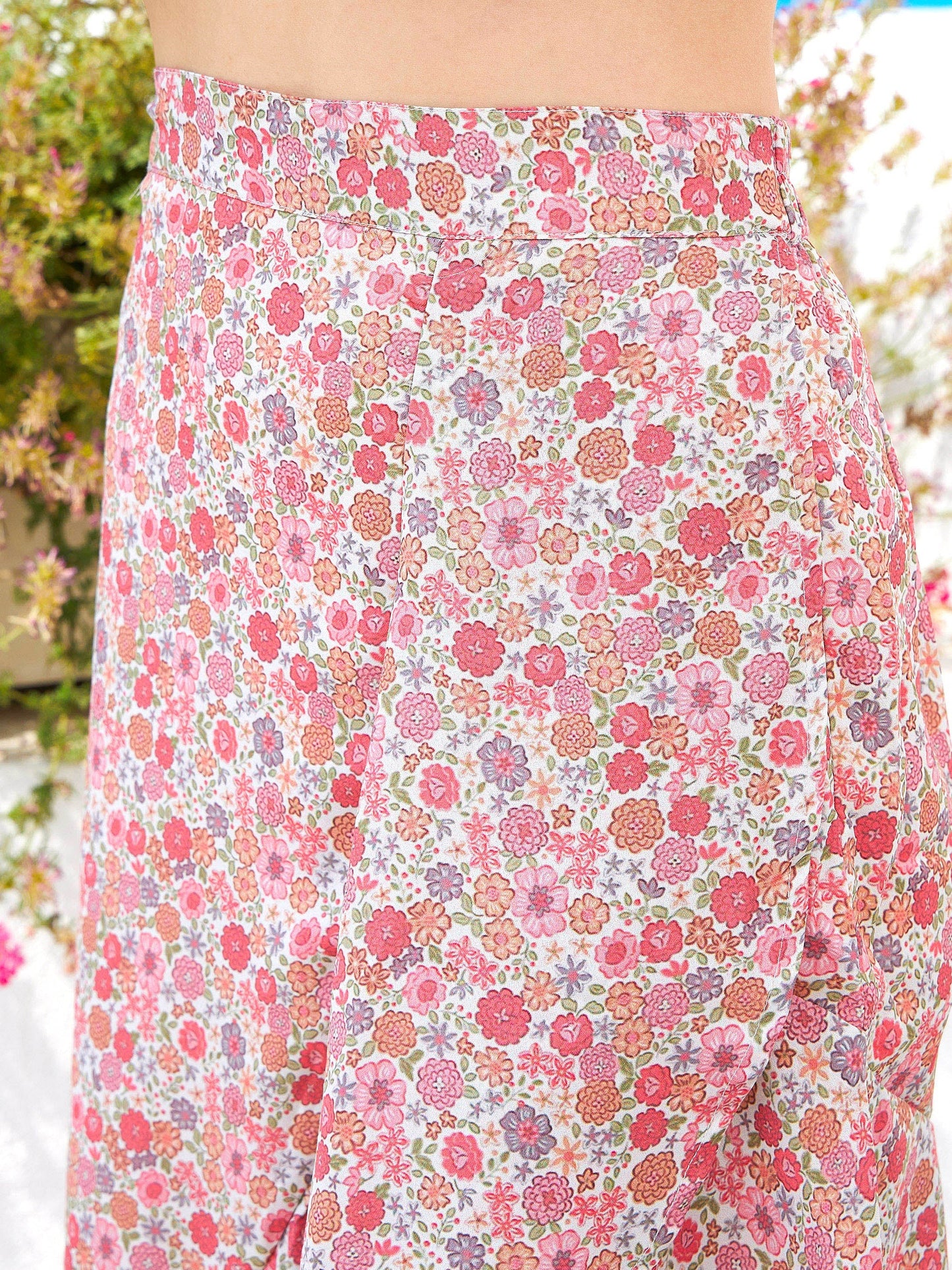 Beige Ditsy Floral Crop Top With Ruffle Skirt