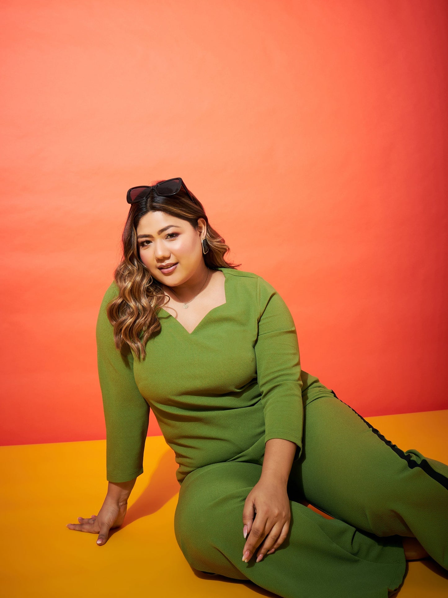 Green Regular Top With Side Tape Straight Pants