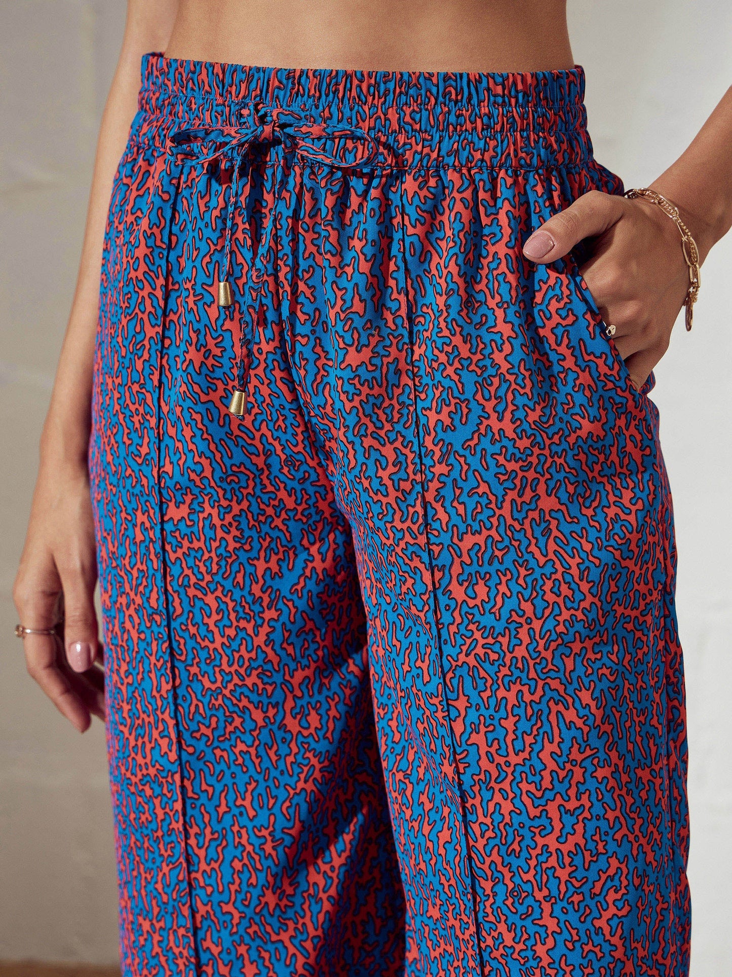 Blue Abstract Twisted Top With Pants