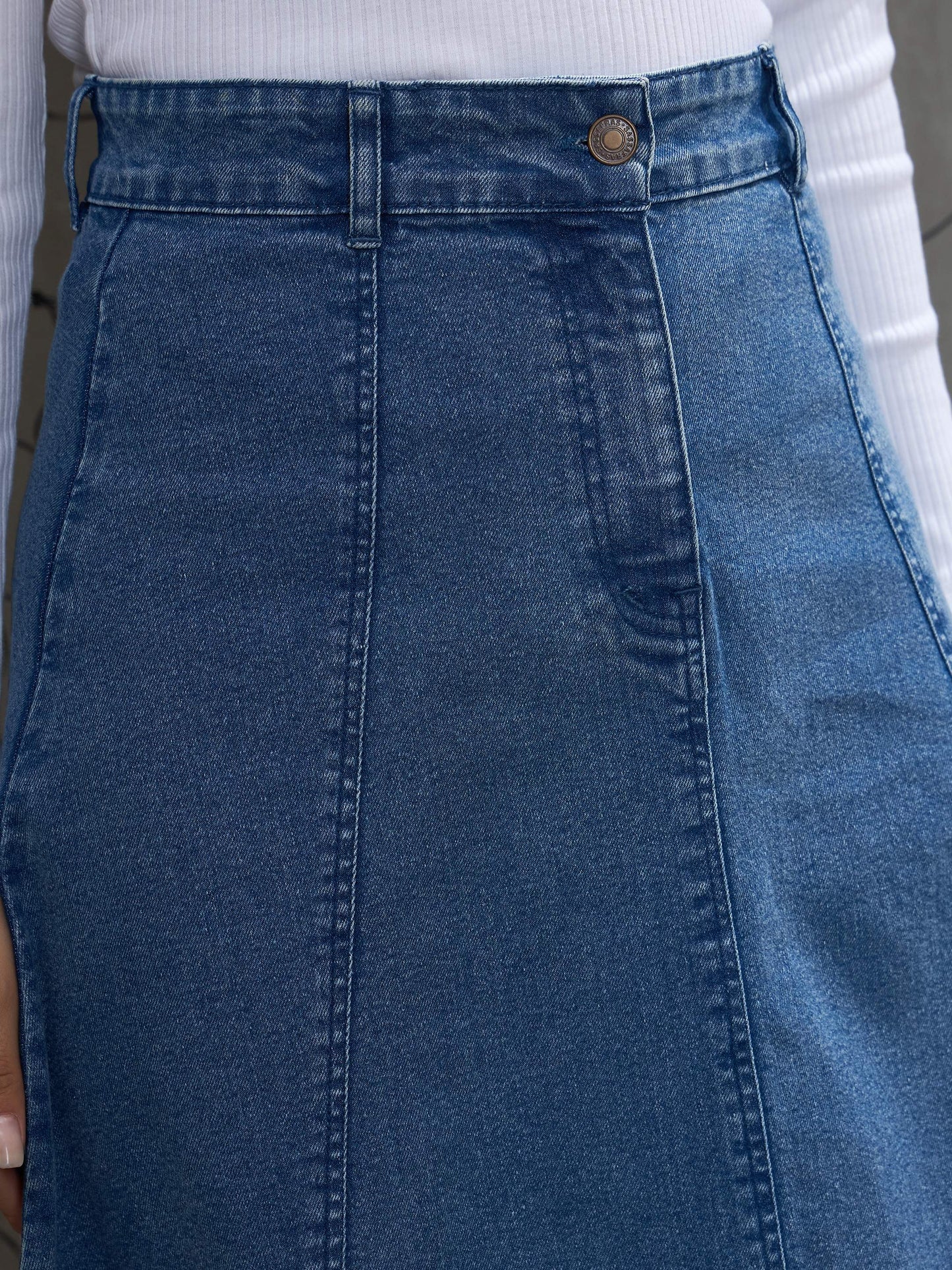 Women Blue Washed Denim Flared Hem Skirt