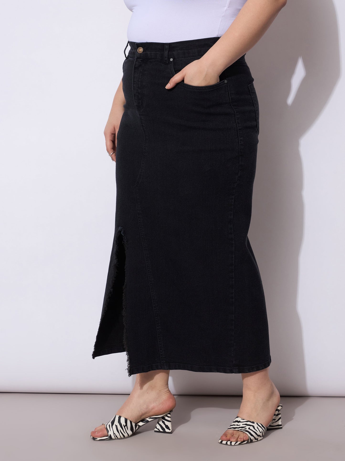 Black Wash Denim Front Slit Skirt-SASSAFRAS Curve