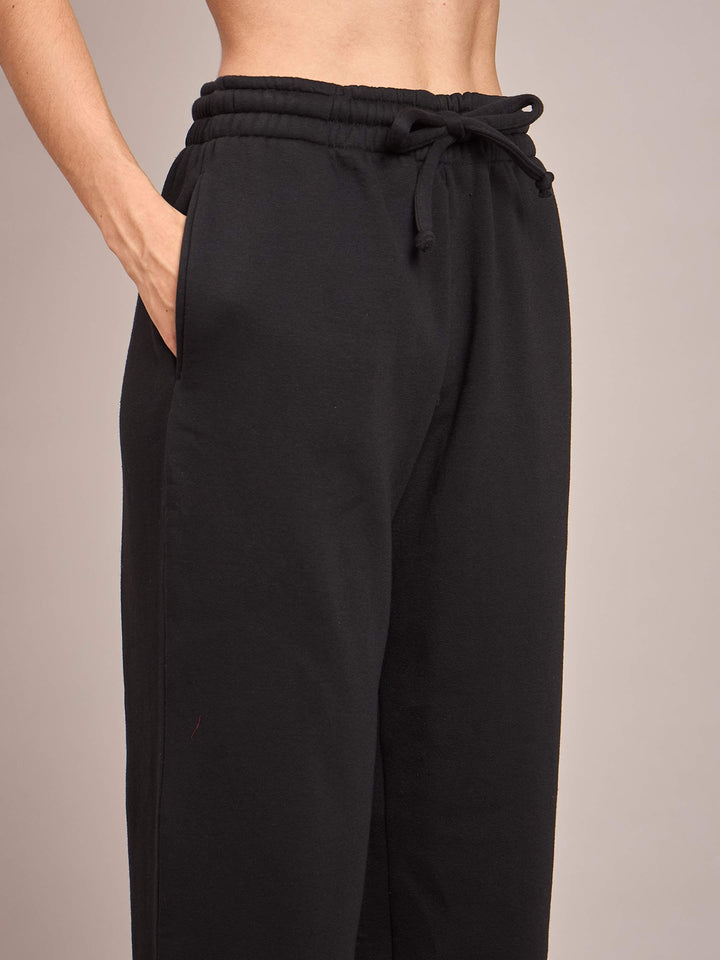 Women Black Fleece Front Zipper Sweatshirt With Track Pant