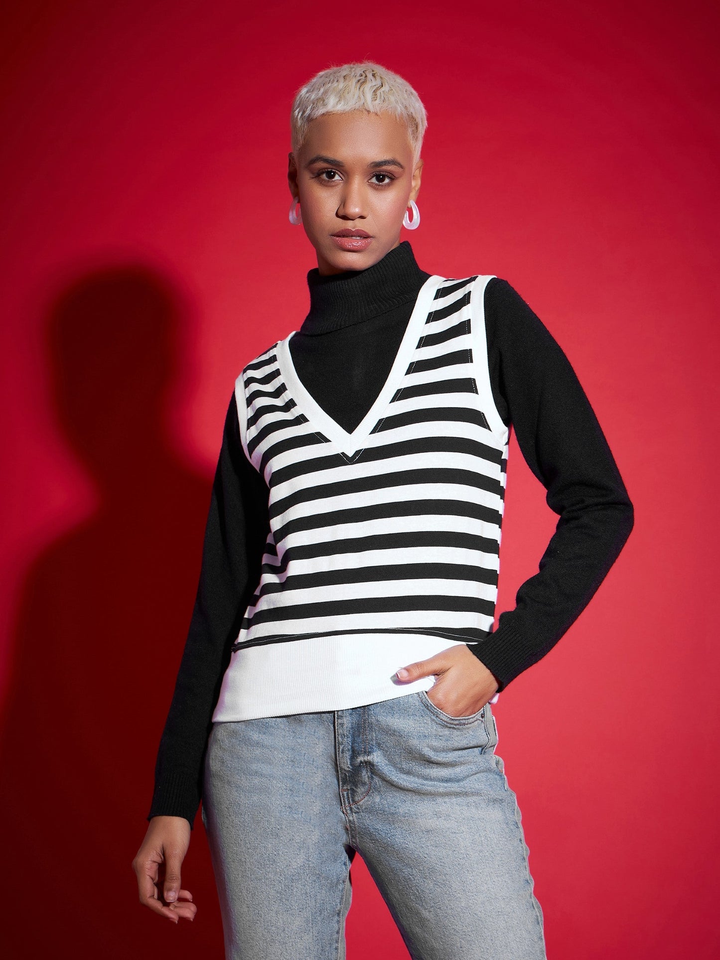Black & White Striped V-Neck Sleeveless Sweater