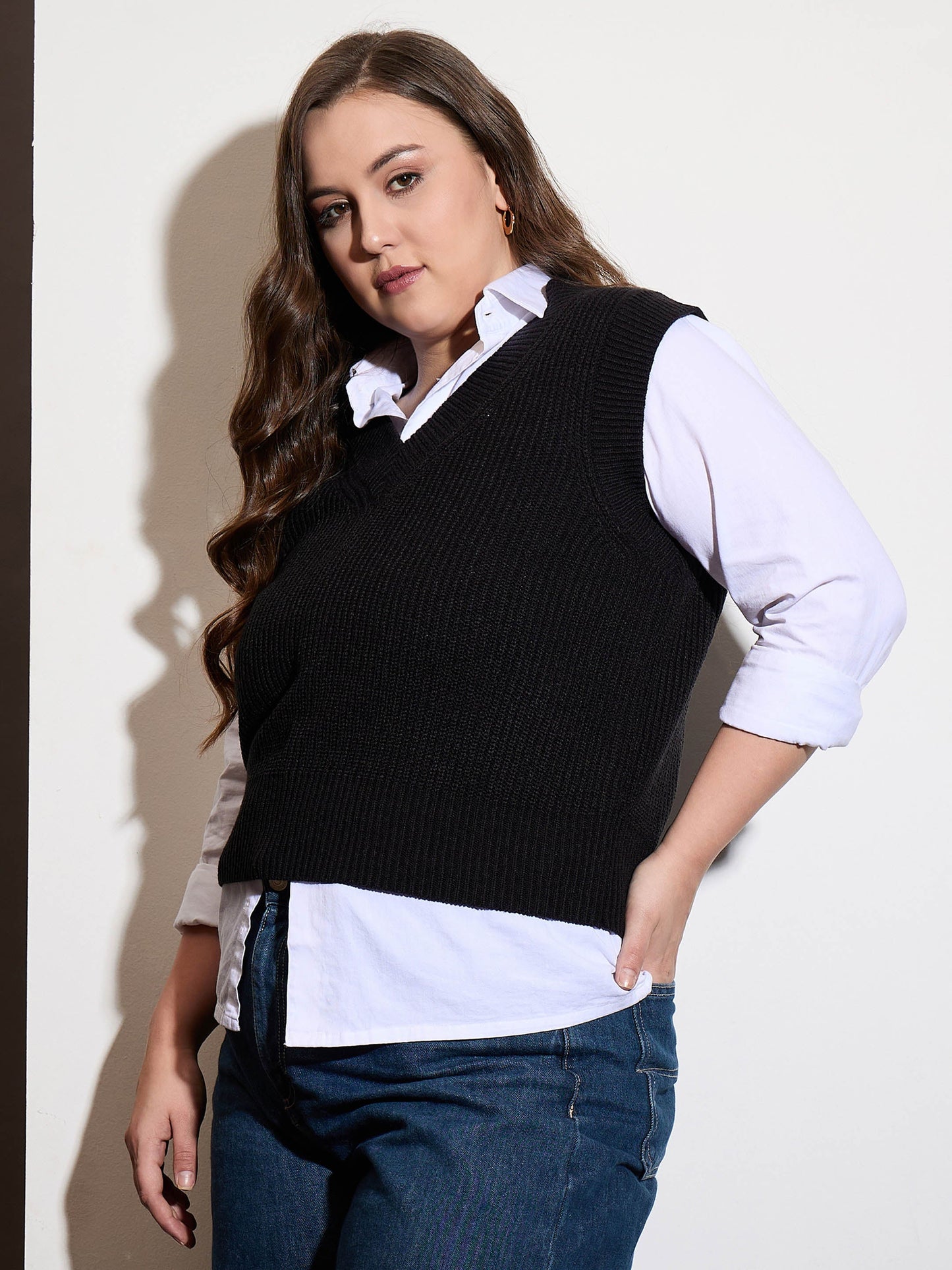 Curve Black Solid V-Neck Sweater Vest-SASSAFRAS Curve