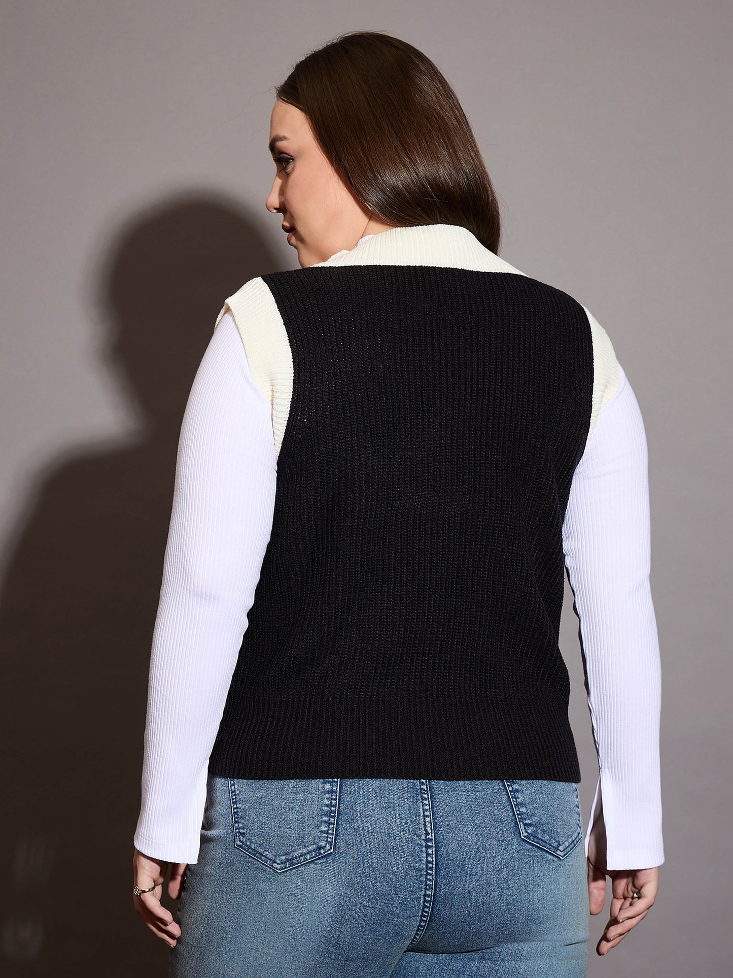 Curve Black & White Solid V-Neck Sweater Vest