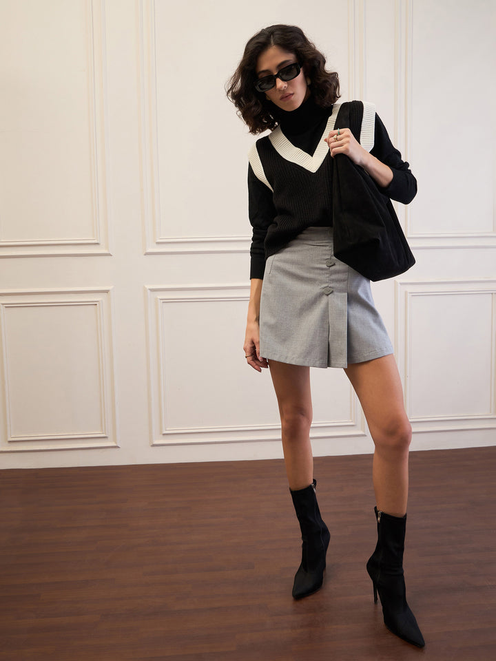 Women Black &amp; White Solid V-Neck Sweater Vest