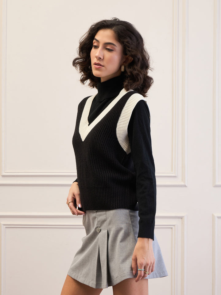 Women Black &amp; White Solid V-Neck Sweater Vest