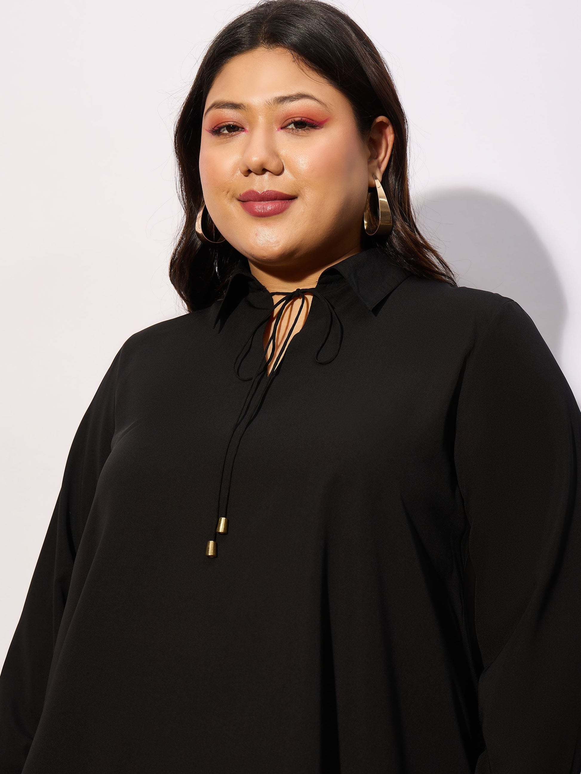 Black Front Doori Top-SASSAFRAS Curve