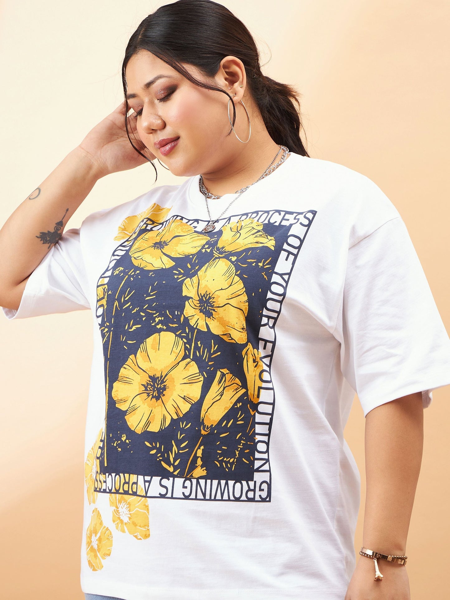 White Graphic Floral Print T-Shirt-SASSAFRAS Curve