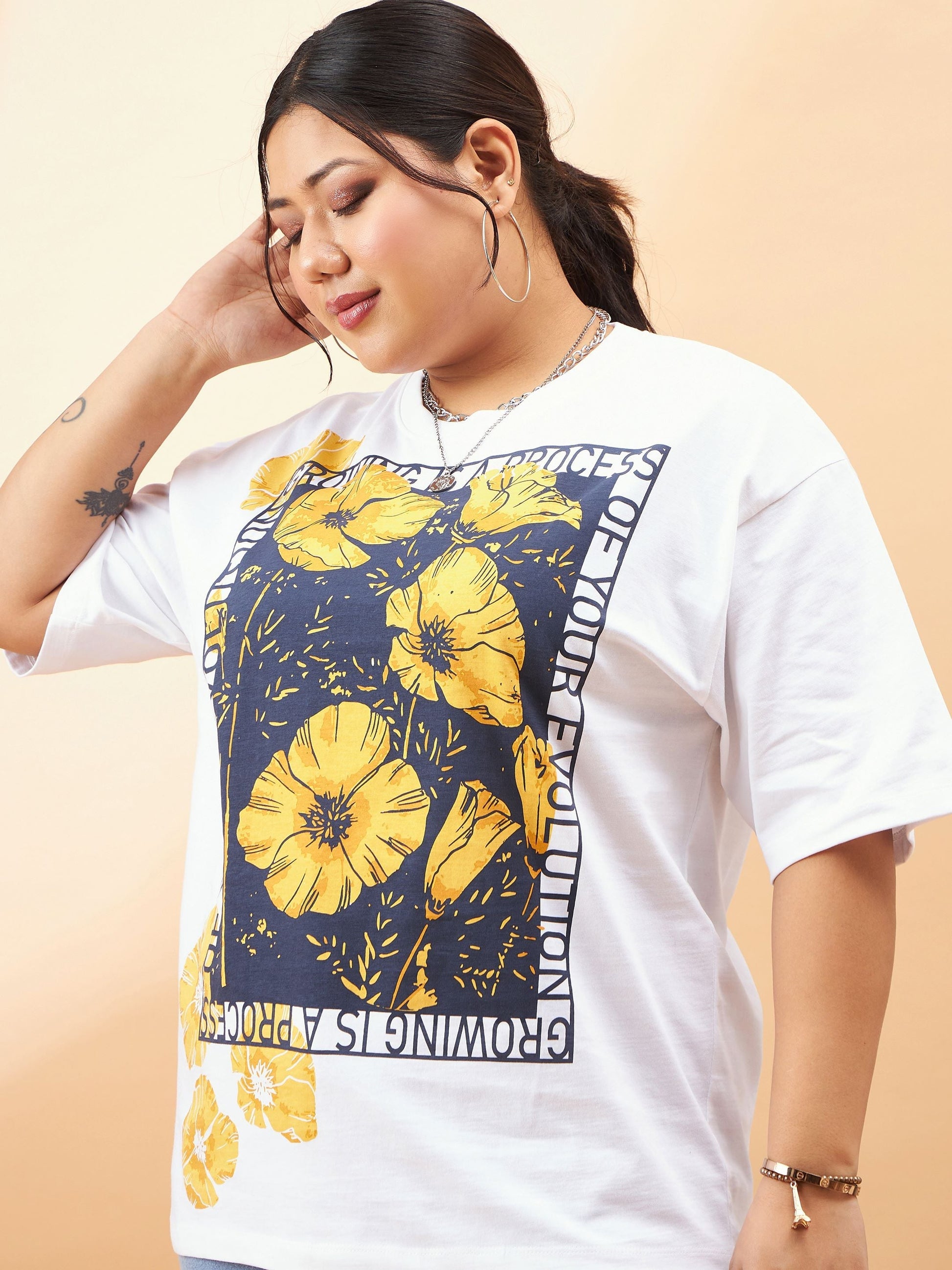 White Graphic Floral Print T-Shirt-SASSAFRAS Curve