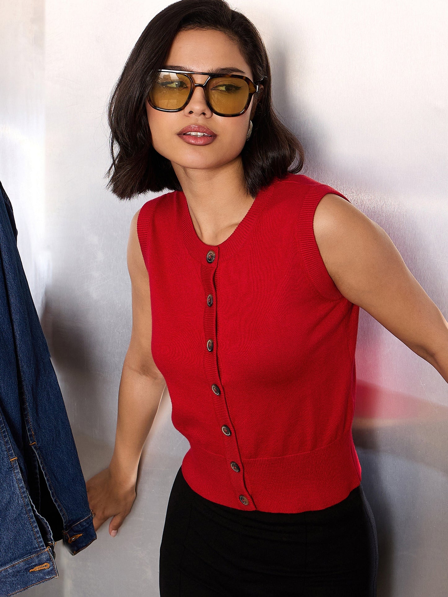 Women Red Kniited Round Neck Button Down Top