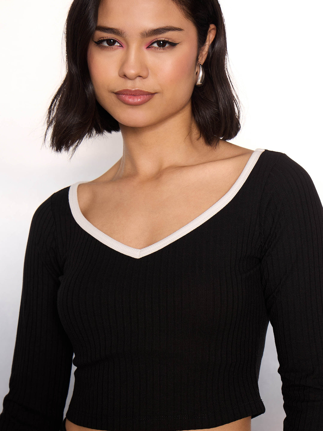 Women Black Rib Sweetheart Piping Neck Crop Top