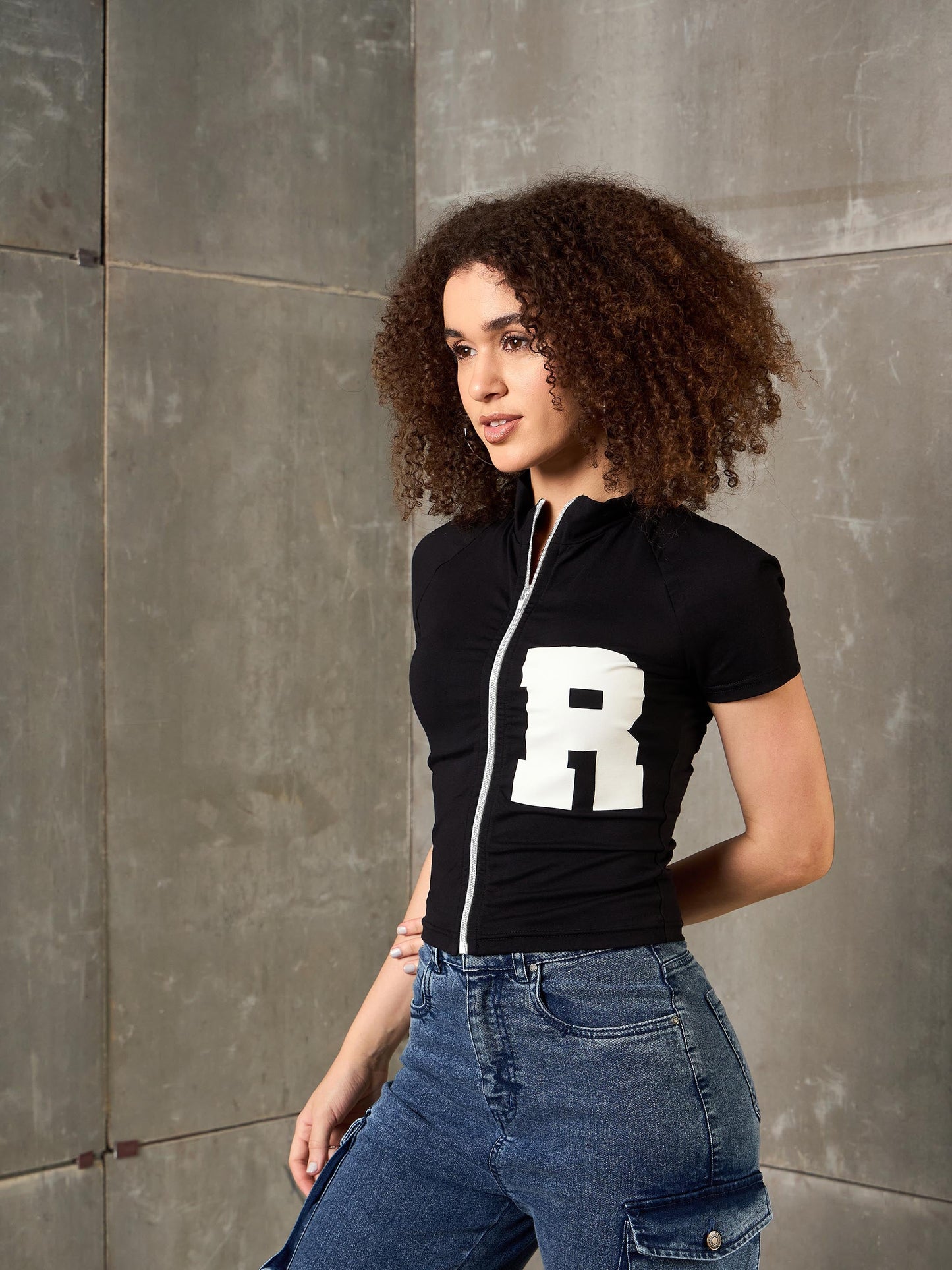 Black Front Zipper R-Print Fitted T-Shirt