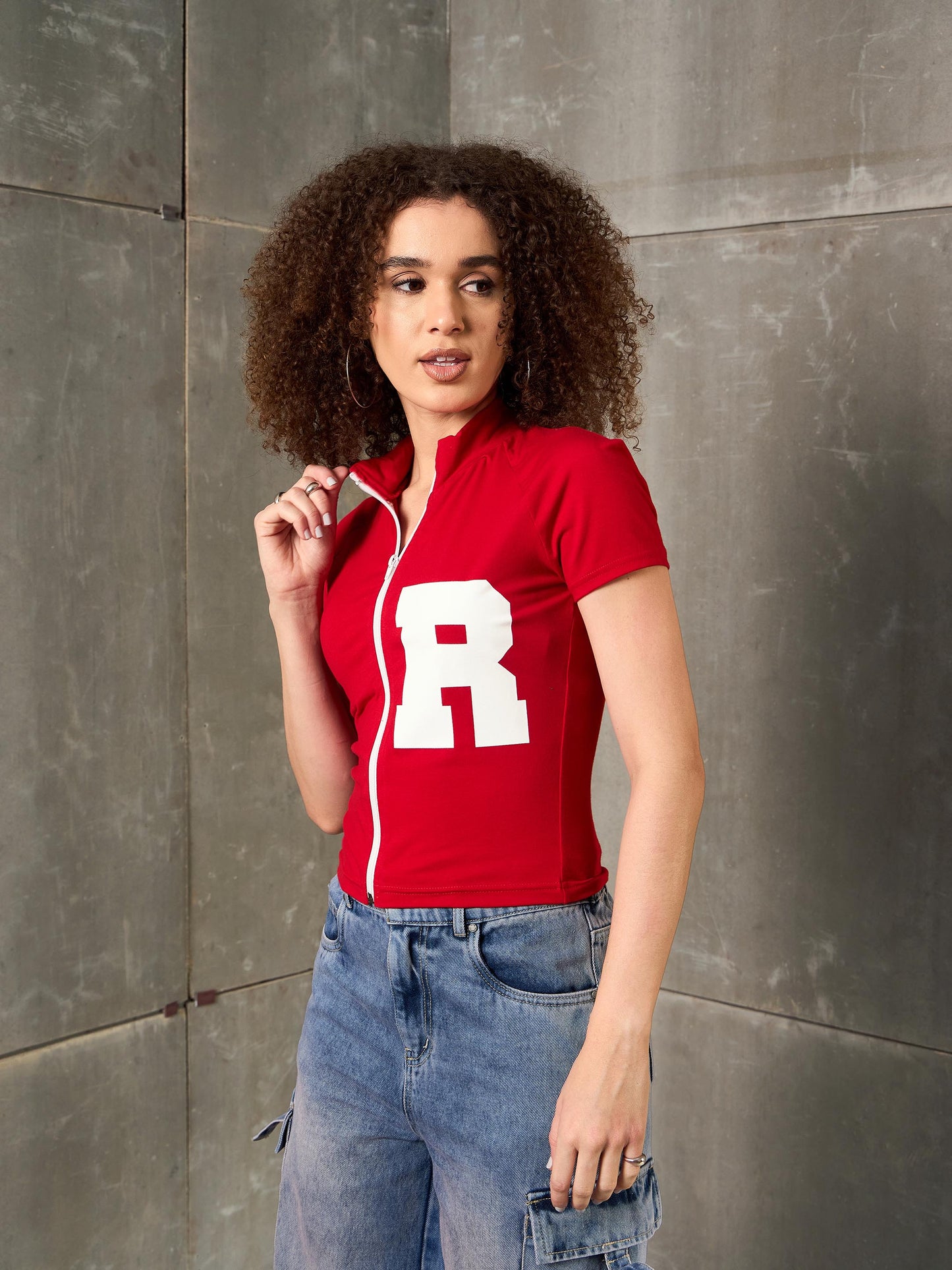 Red Front Zipper R-Print Fitted T-Shirt