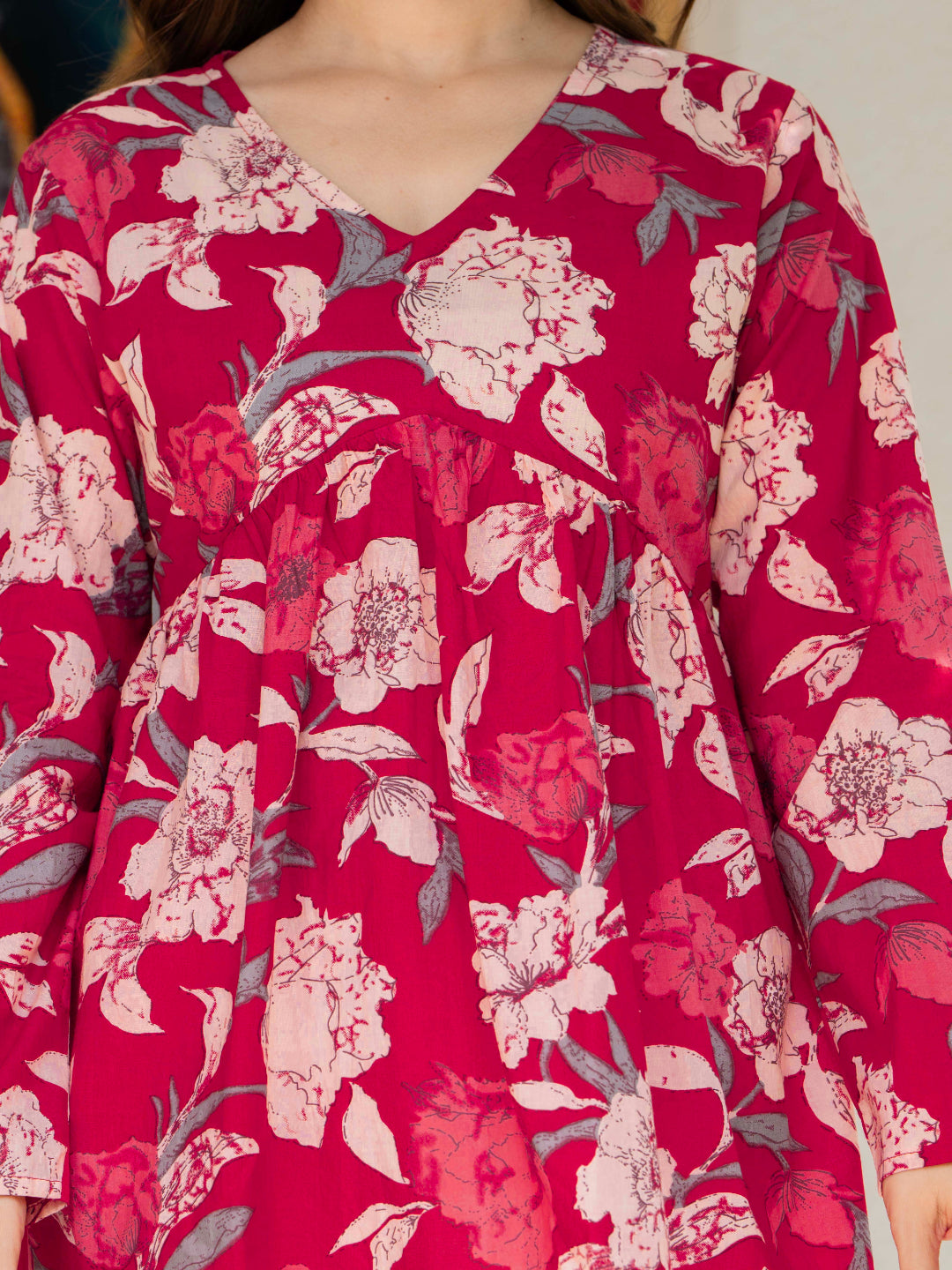 Red Self Design Cotton Fabric Tunics Three-Quarter Sleeves V-Neck Hip Length