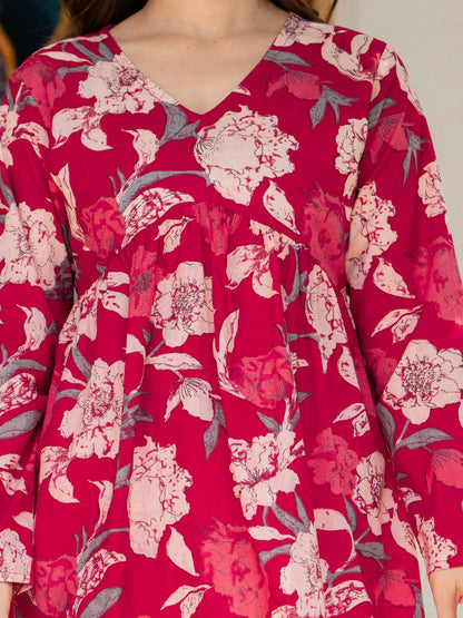 Red Self Design Cotton Fabric Tunics Three-Quarter Sleeves V-Neck Hip Length