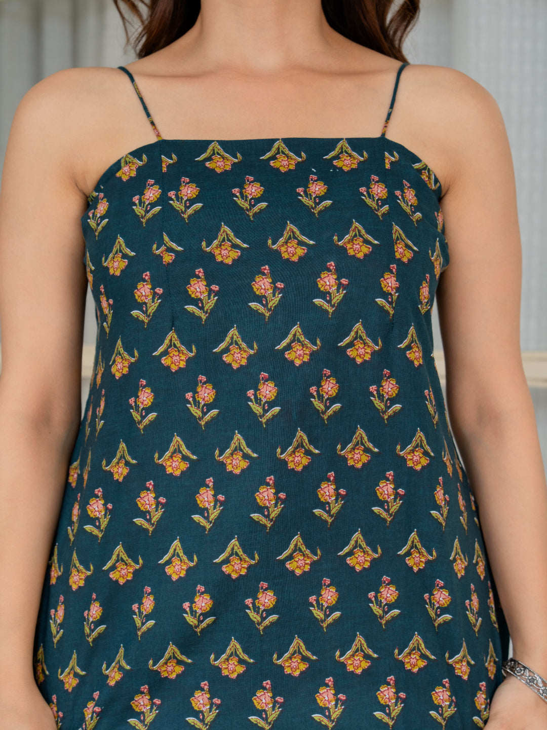 Green Self Design Cotton Fabric Tunics Sleeveless V-Neck Hip Length