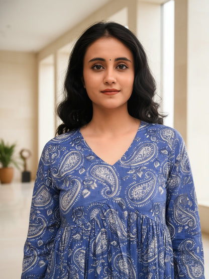 Purple Self Design Cotton Fabric Tunics Three-Quarter Sleeves V-Neck Hip Length