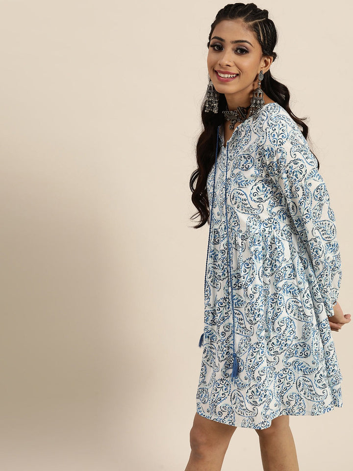 White &amp; Blue Paisely Short Gathered Dress