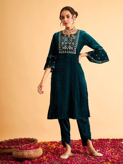 Green Velvet Flute Sleeve Embroidery Kurta