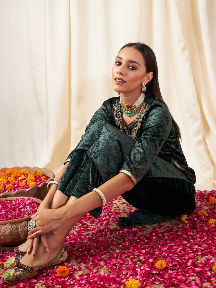Emerald Green Embroidered Neck Straight Kurta-Shae by SASSAFRAS