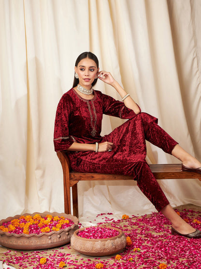 Maroon Velvet Pocket Embroidery Straight Kurta-Shae by SASSAFRAS