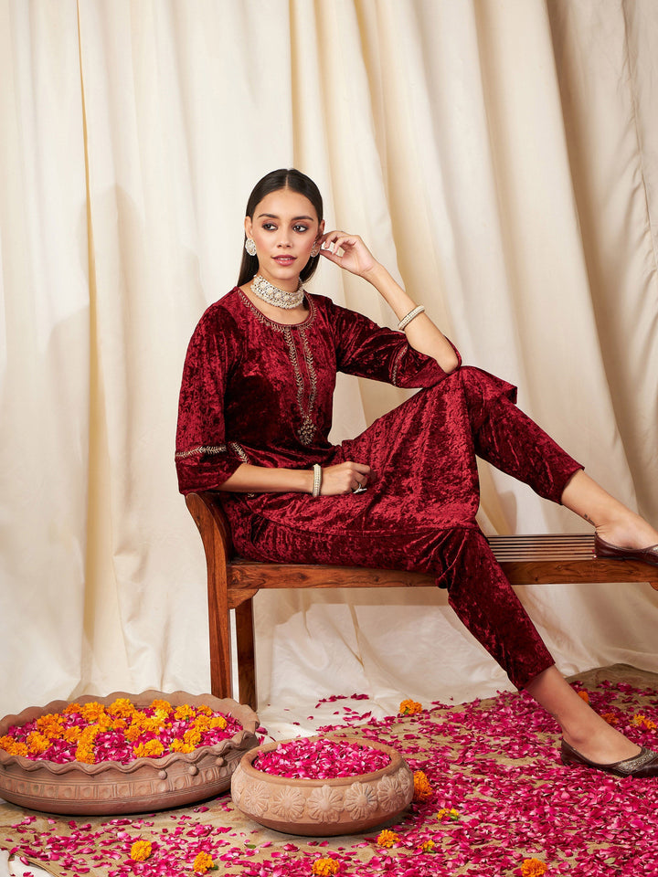 Maroon Velvet Pocket Embroidery Straight Kurta-Shae by SASSAFRAS